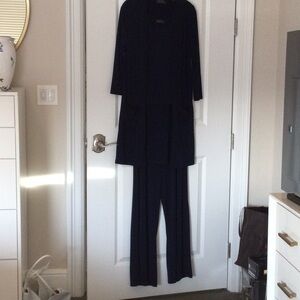 Perfect 3 piece travel outfit in Navy